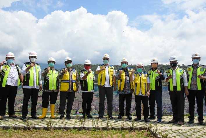 Gubernur Tinjau Progres Pembangunan Bendungan Meninting