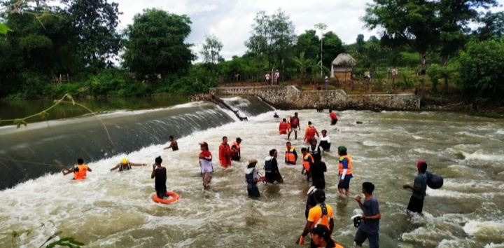 Seorang Warga Desa Maronge Hilang Terseret Arus Sungai Tiu Batu