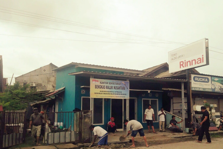 Gotong Royong Cara LSM Bengkas Maluk Sambut Harlah KSB-18