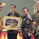 Bupati Sumbawa Barat Terima Penghargaan Diajang APBD AWARD TAHUN 2023