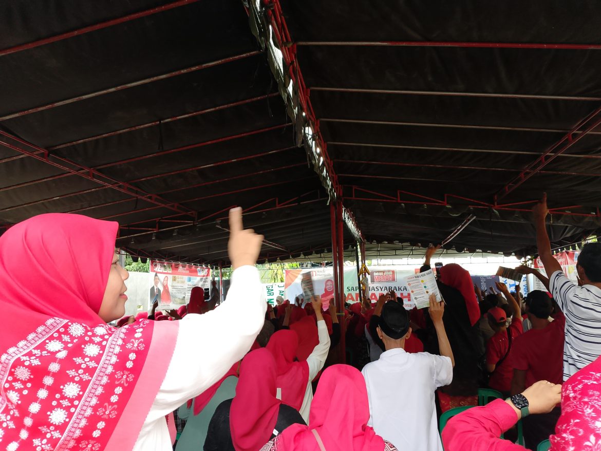 Dewan Nurjannah Gelorakan Semangat Warga Tapir Menangkan Paket AMANAH Nomor Satu