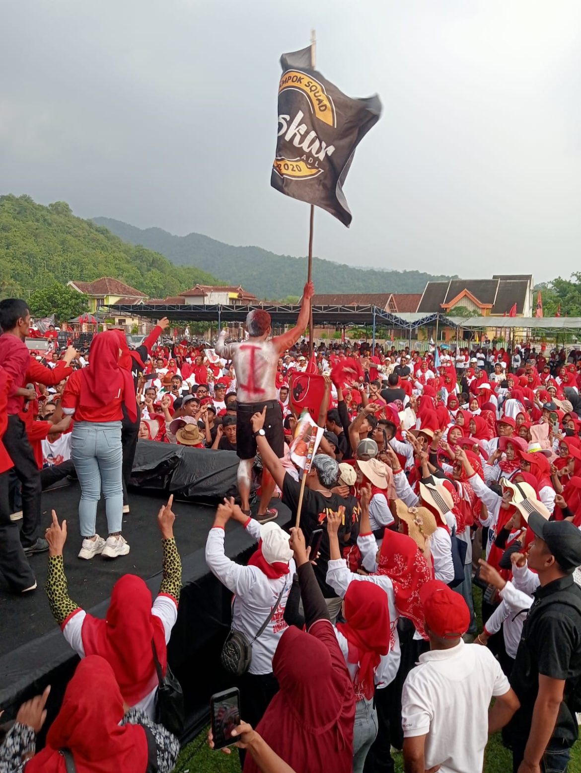 Kampanye AMANAH Di lapangan Gambo Brang Ene Menggelegar