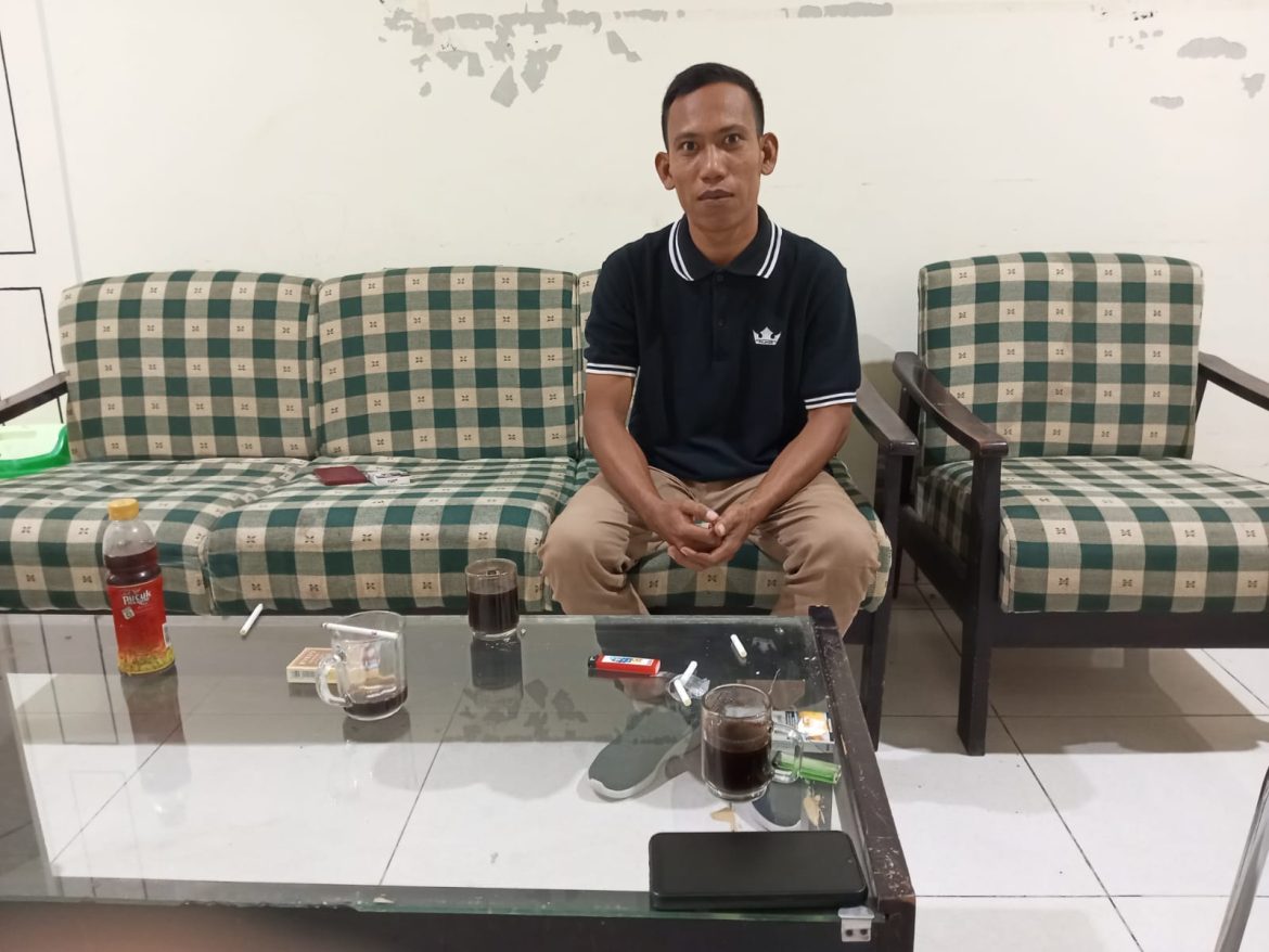 Meresahkan, Warga Harap BPBD KSB Tebang Pohon Pelindung Jalan Dilokasi Jalan Raya Simpangan Kelanir